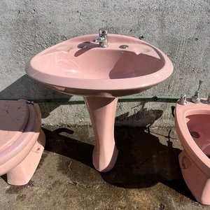 Juego de Artefactos para Baño en Loza Rosa: Pileta, Inodoro y Bidet - imagen 5