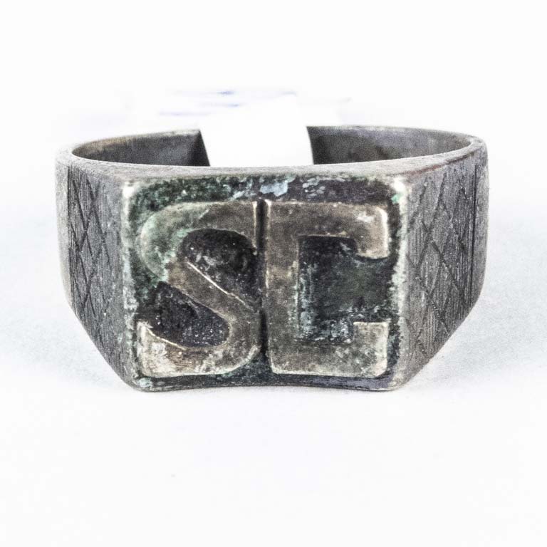 Lote anterior: Anillo de plata con iniciales SC - Detalles en Español