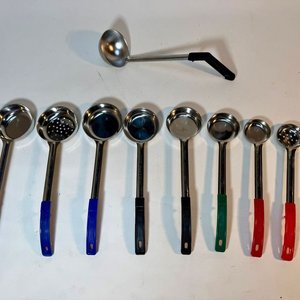 Set de 9 Cucharones Graduados de Acero Inoxidable con Mangos de Colores - imagen 3