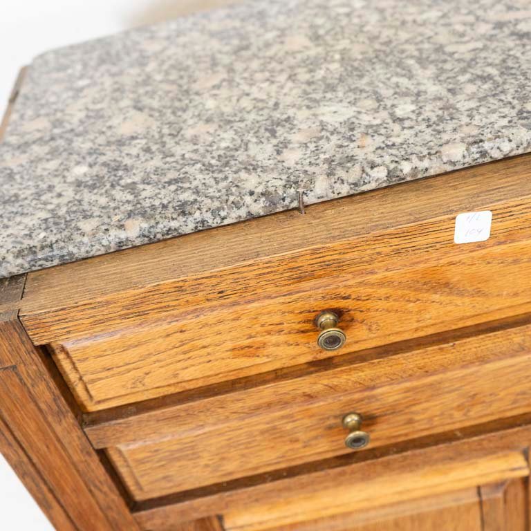 Item 2101967 - Image 1