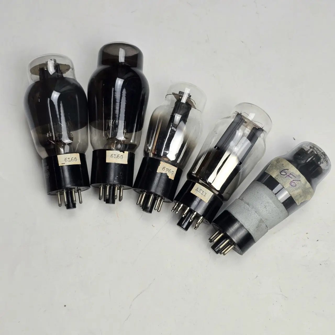 Item lote-31-valvulas-varias-x5 - Image 0