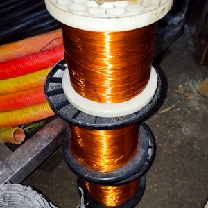 Lote siguiente: 3 Bobinas de Alambre de Cobre para Electricidad