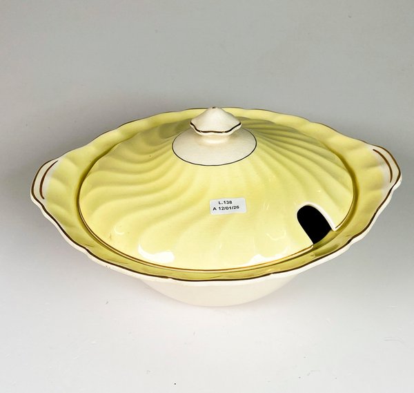 Lote siguiente: Sopera de loza inglesa con tapa: una joya del hogar