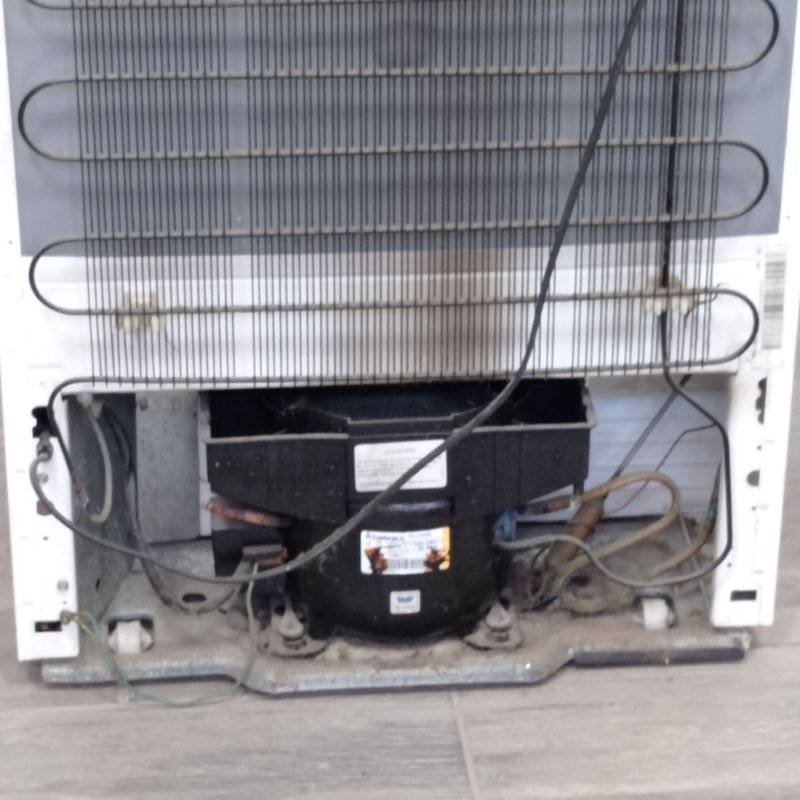 Heladera con freezer marca Consul en buen estado - imagen 6