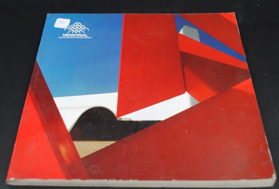 Lote siguiente: Libro Memorial de América Latina