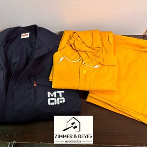Lote siguiente: Conjunto de Ropa de Trabajo y Equipo de Lluvia Nuevo
