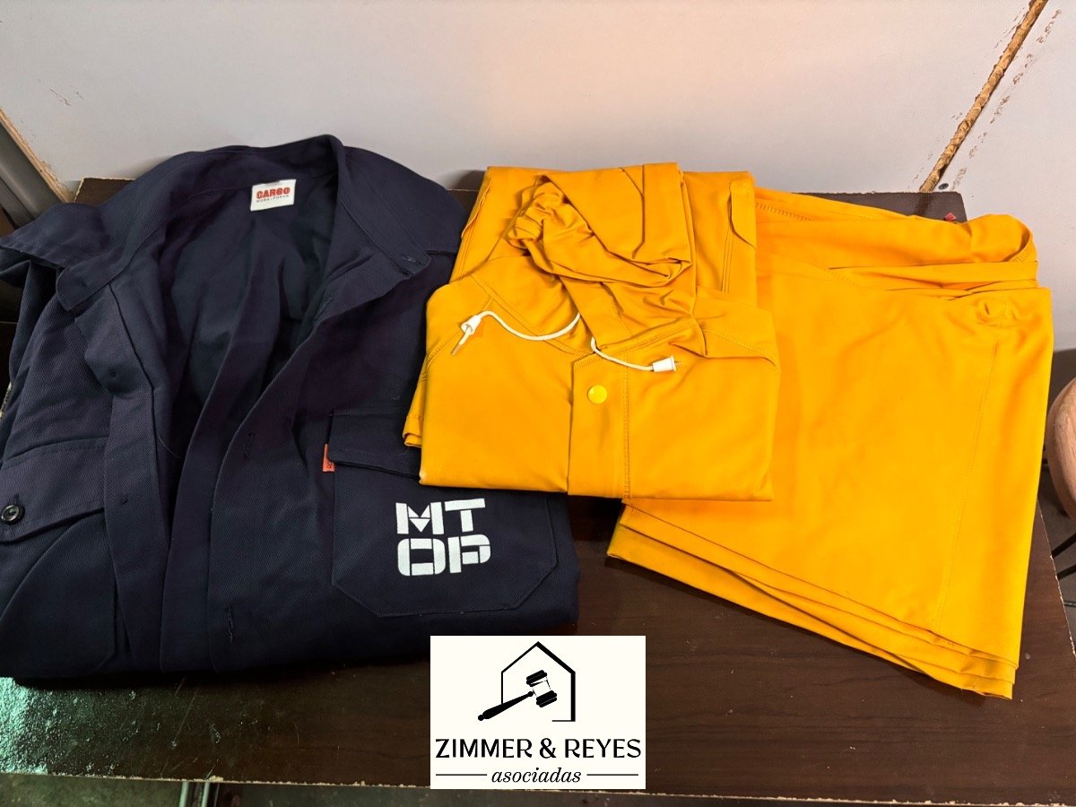 Conjunto de Ropa de Trabajo y Equipo de Lluvia Nuevo