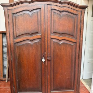 Lote siguiente: Ropero Provenzal de Madera Roble con Llaves