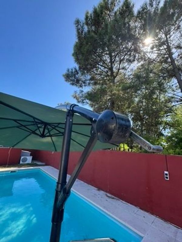 Gran sombrilla moderna para piscina - imagen 3