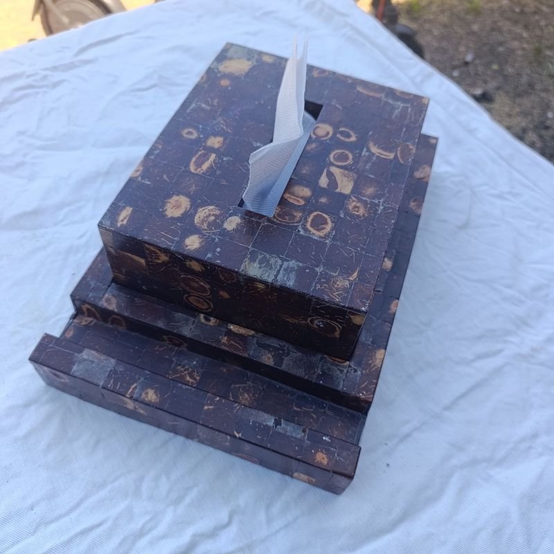 Set de bandejas en madera con revestimiento tipo mosaico - imagen 3