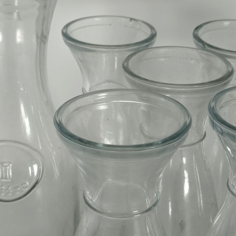 Set de siete piezas de cristal claro: jarra, recipientes y vaso - imagen 4