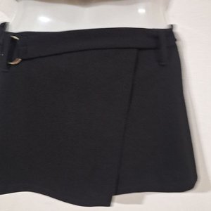 Lote de 12 Prendas de Fiesta para Dama: Vestidos, Faldas y Tops - imagen 6