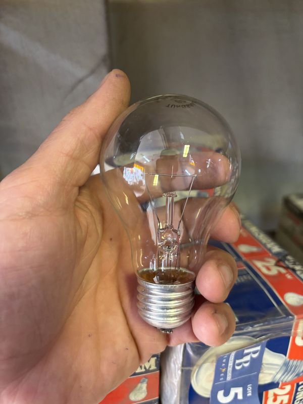 Lámparas de luz Tungsram de 25W y 60W - imagen 1