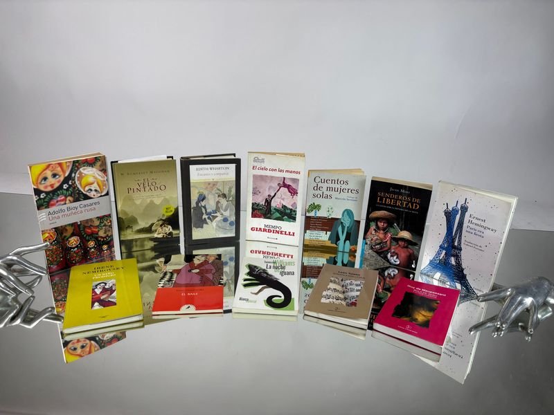 Lote siguiente: Colección de libros clásicos y contemporáneos