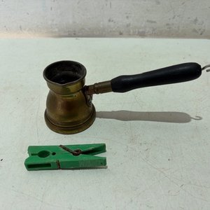 Lote anterior: Cafetera Turca Pequeña de Bronce con Mango Negro