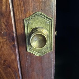 IMPORTANTE- Lote de Hojas de Puerta Interiores en Cedro y Herrajes de Bronce - imagen 5