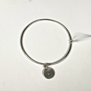 Pulsera Esclava de Plata con Medallón Grabable - imagen 2