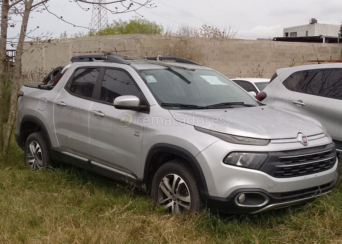 Camioneta Fiat Toro Plata