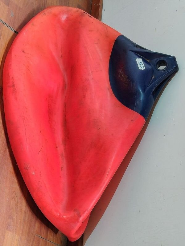 Boya de Tono Naranja y Azul Polyform U.S. (120x80 cm)