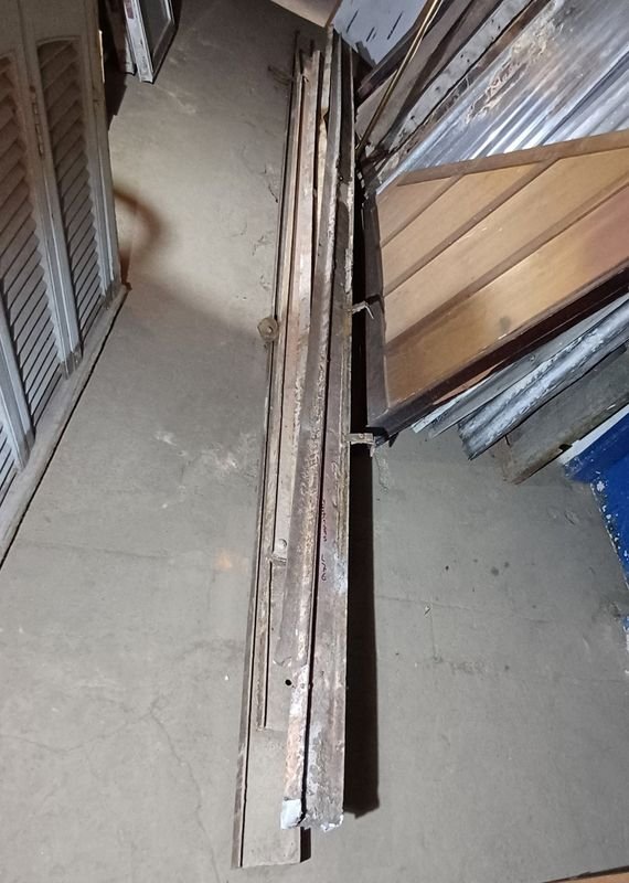 Lote anterior: Vigas de hierro para construcción