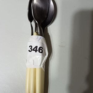 Lote anterior: Juego de Cucharas con Mangos Marfil