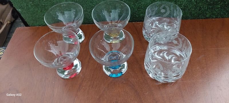 Colección de vasos y copas de vidrio - imagen 12