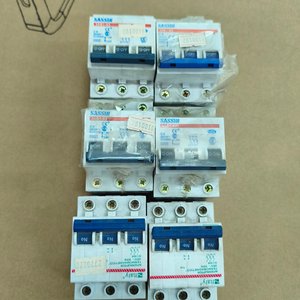 Lote siguiente: Lote de 6 Llaves Térmicas Tripolares Sassin para Tableros Eléctricos