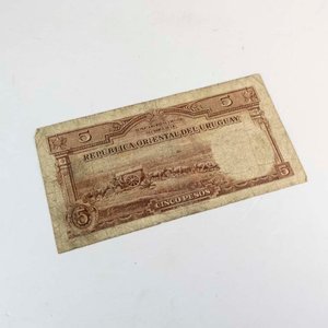 Billete de 5 Pesos Uruguayos de 1935 - Variante CR 9 IV 5 - imagen 2