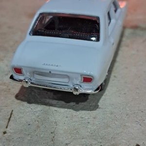 Réplica de Auto Blanco Coleccionable - imagen 2