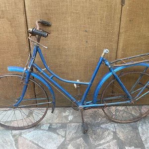 Bicicleta de Dama Antigua Azul con Freno a Varilla - Ideal Coleccionismo - imagen 1