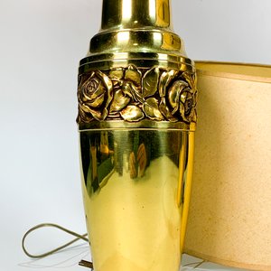 Par de Lámparas de Bronce con Guarda Floral y Pantallas - imagen 2