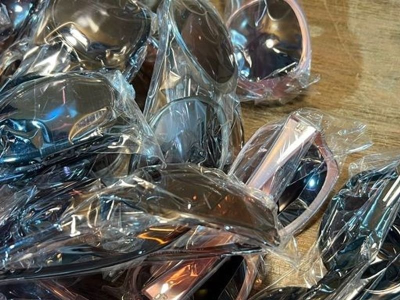 Lentes de Sol Nuevos - Lote de 25 Pares - imagen 3