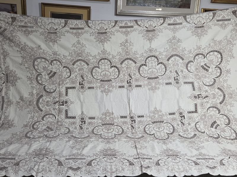 Mantel Mayorca Bordado con 12 Servilletas - imagen 15