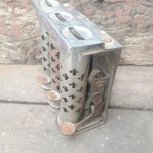 Lote anterior: Sistema Dispensador de Monedas Antiguo para Transporte