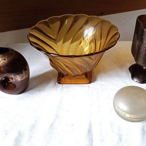 Lote anterior: Centro de Mesa y Florero de Vidrio Ámbar y Cerámica