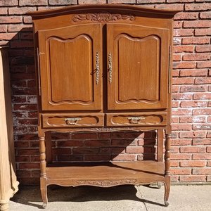 Lote siguiente: Aparador Estilo Provenzal Madera Maciza Pino Brasil Antiguo