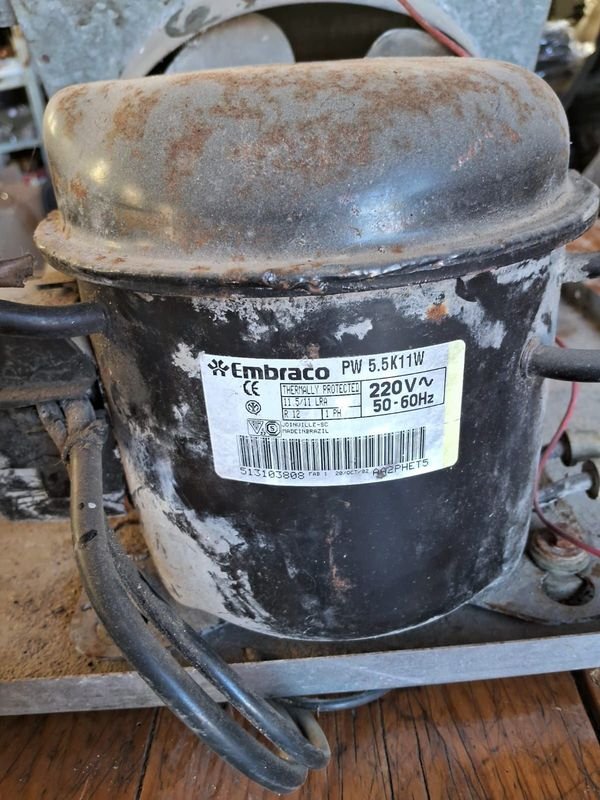 Equipo de refrigeración en mal estado - imagen 6