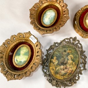 Seis Cuadros Miniatura con Marcos Ornamentados - imagen 2