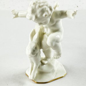 Lote anterior: Figura de angel en porcelana alemana de 12 cm