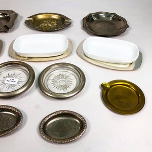 Lote de 10 Piezas: Ceniceros, Posavasos y Centritos de Porcelana y Metal - imagen 3