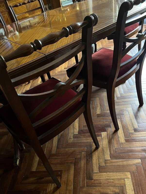 Lote siguiente: Sillas madera tapizadas de terciopelo para decorar tu hogar