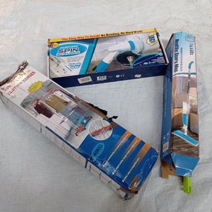 Tres piezas: organizador de ropa, mopa con spray y limpiador giratorio. - imagen 2