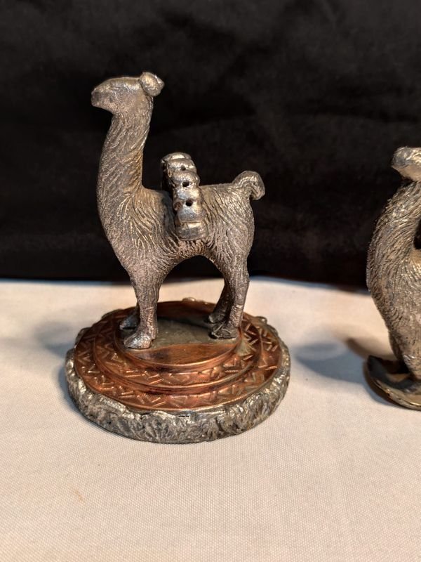 Figuritas de camello metalicas con accesorios - imagen 3