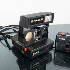 Lote de Dos Cámaras: Polaroid Sun 660 Autofocus y Halina Pix 35mm - imagen 2