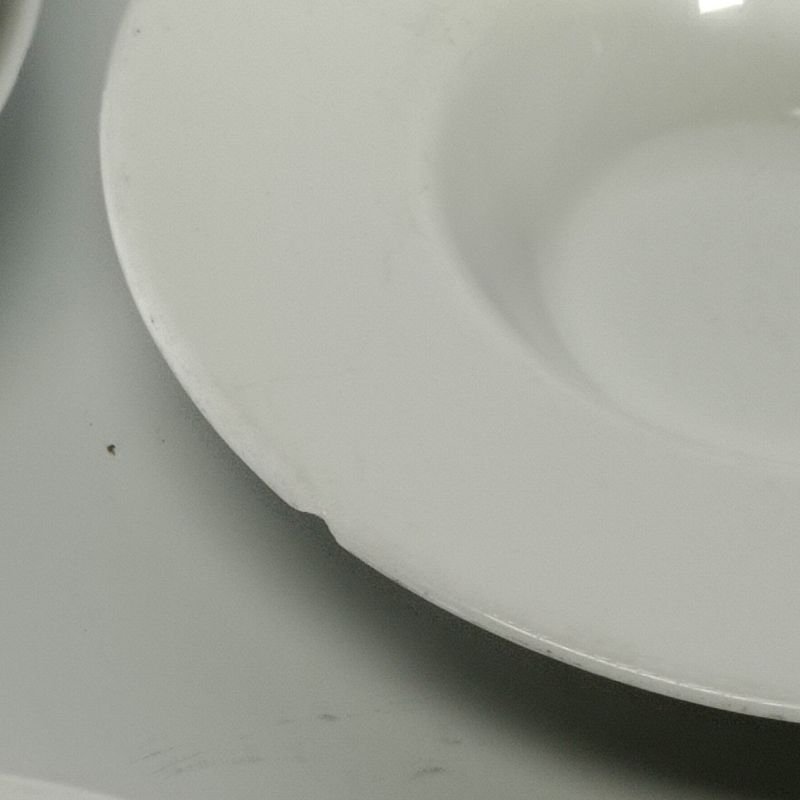 Platos y tazones de porcelana en buen estado - imagen 5