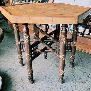 Mesa Turca Antigua Hexagonal con Incrustaciones de Hueso y Nácar - imagen 3