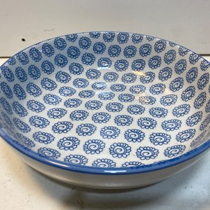 Conjunto de Cerámica Decorativa: Plato de Aceitunas, Cuencos Geométricos y Ensaladera - imagen 8