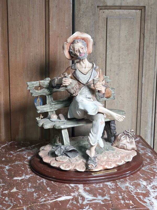 Figura de Cerámica Italiana Firmada "Carinzione"