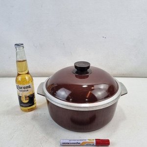 Olla de Cocción Essen Castaña con Tapa - Diámetro 24cm - imagen 2