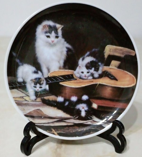 Platillo Decorativo Porcelana "Cats Life" Gatos y Gatitos con Guitarra - imagen 1